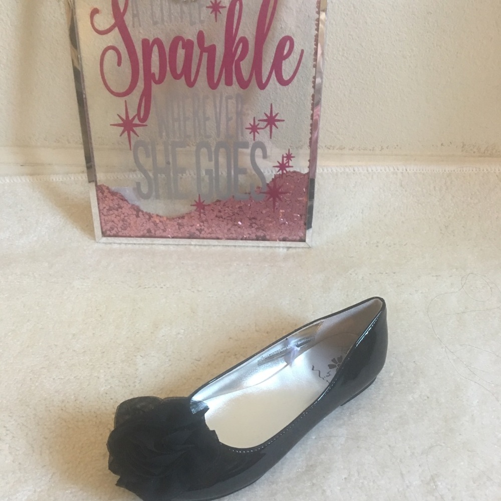 New. Girls Patent Leather Shoe